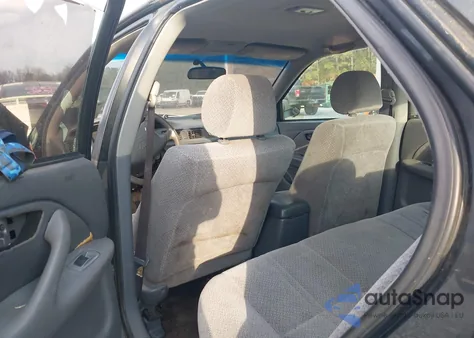 2000 Toyota Camry Le from USA, damaged, VIN 4T1BG22K6YU960230